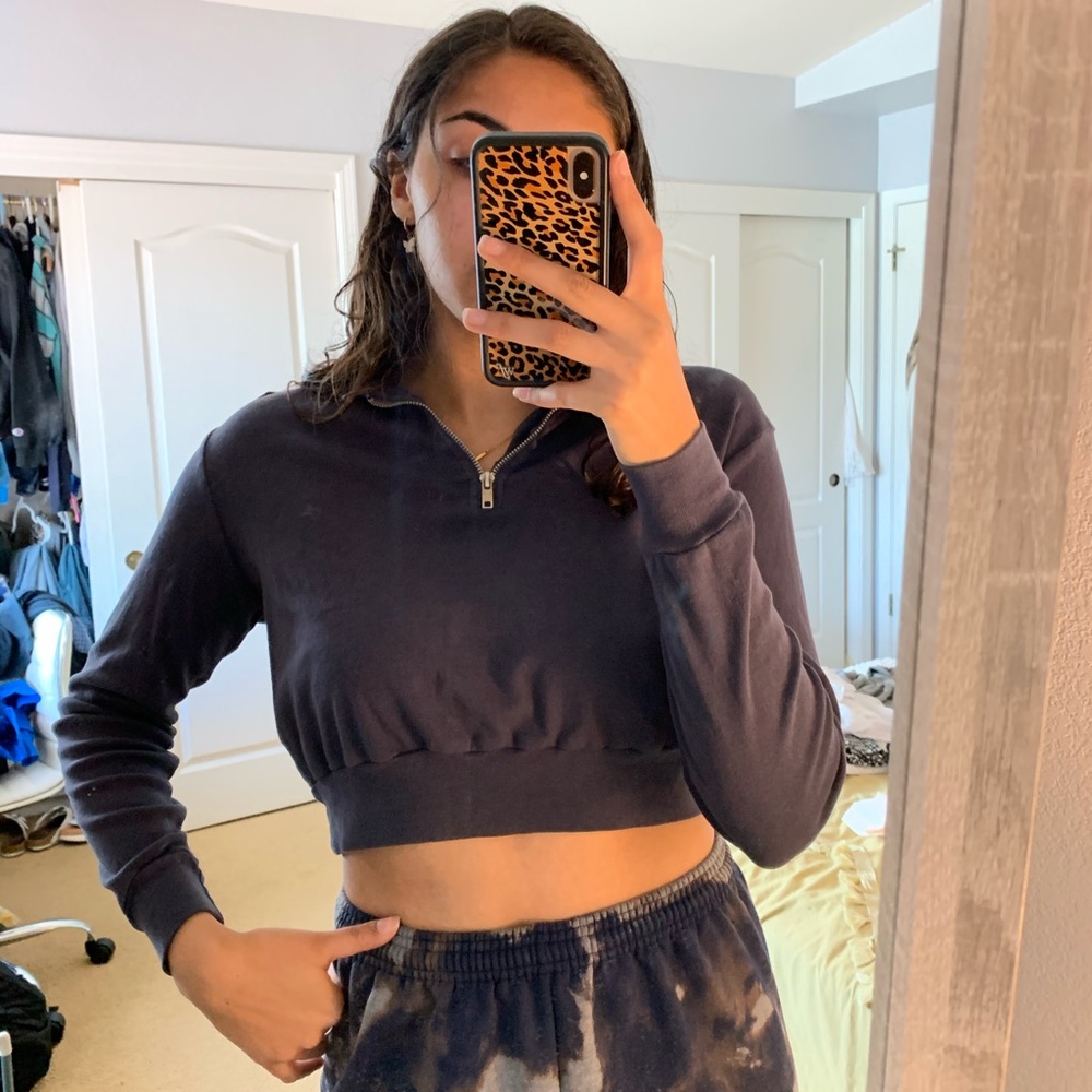 Cropped Zip-Up (brandy Melville)
